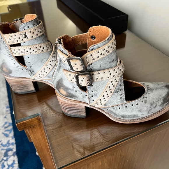 Freebird- Saphire Bootie in Ice Multi - Picture 6 of 9